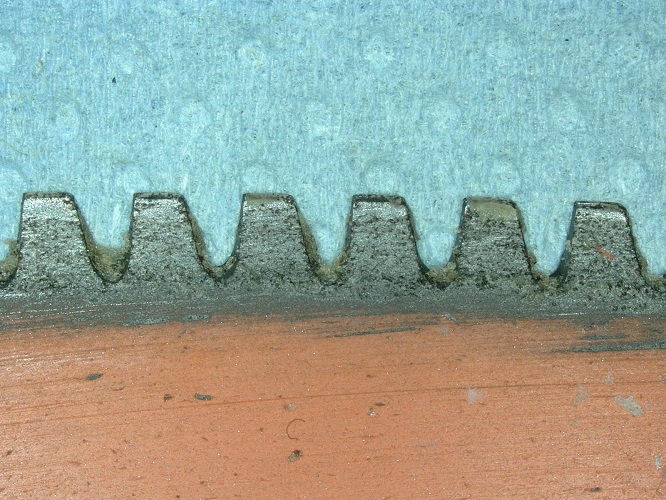 Beitrag_Anwendung-Teigmesser_vor_Ultraschallreinigung